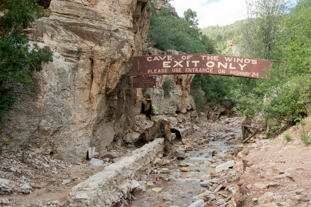 manitou-springs-co-september-21-2013-the-road-that-lead-to-cave-of-the-winds-abcbe3-1024