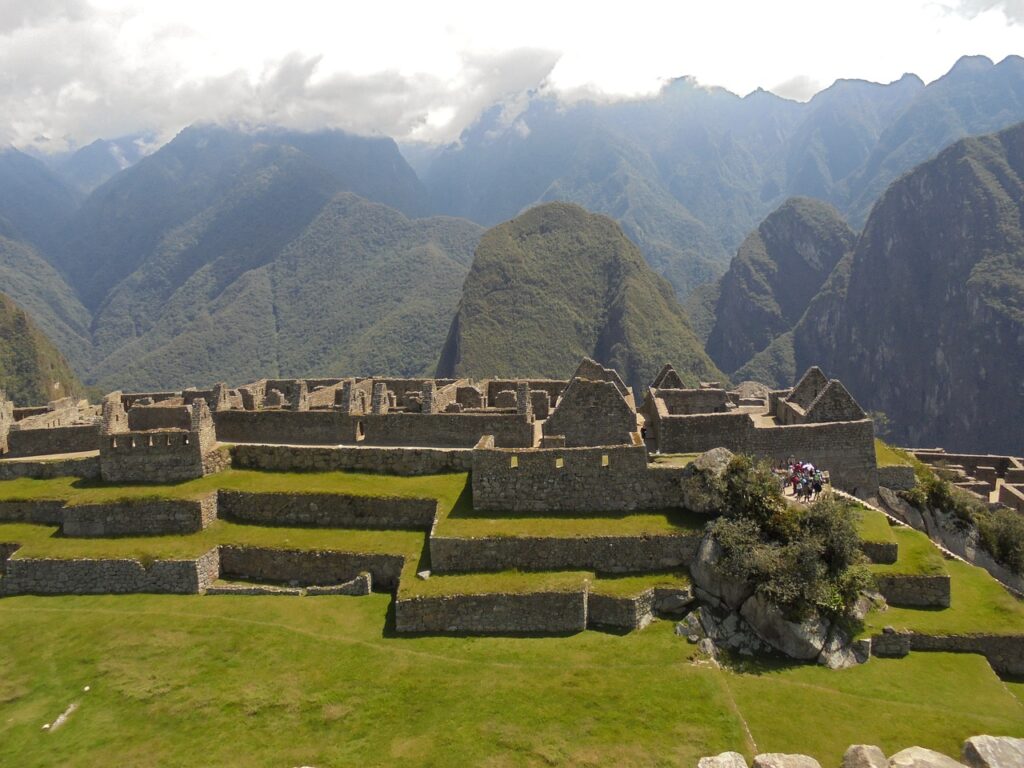 hike machu picchu